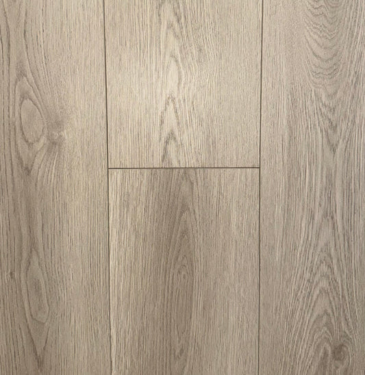 Laminate vs. Vinyl Flooring: Why Laminate is Making a Comeback in 2024