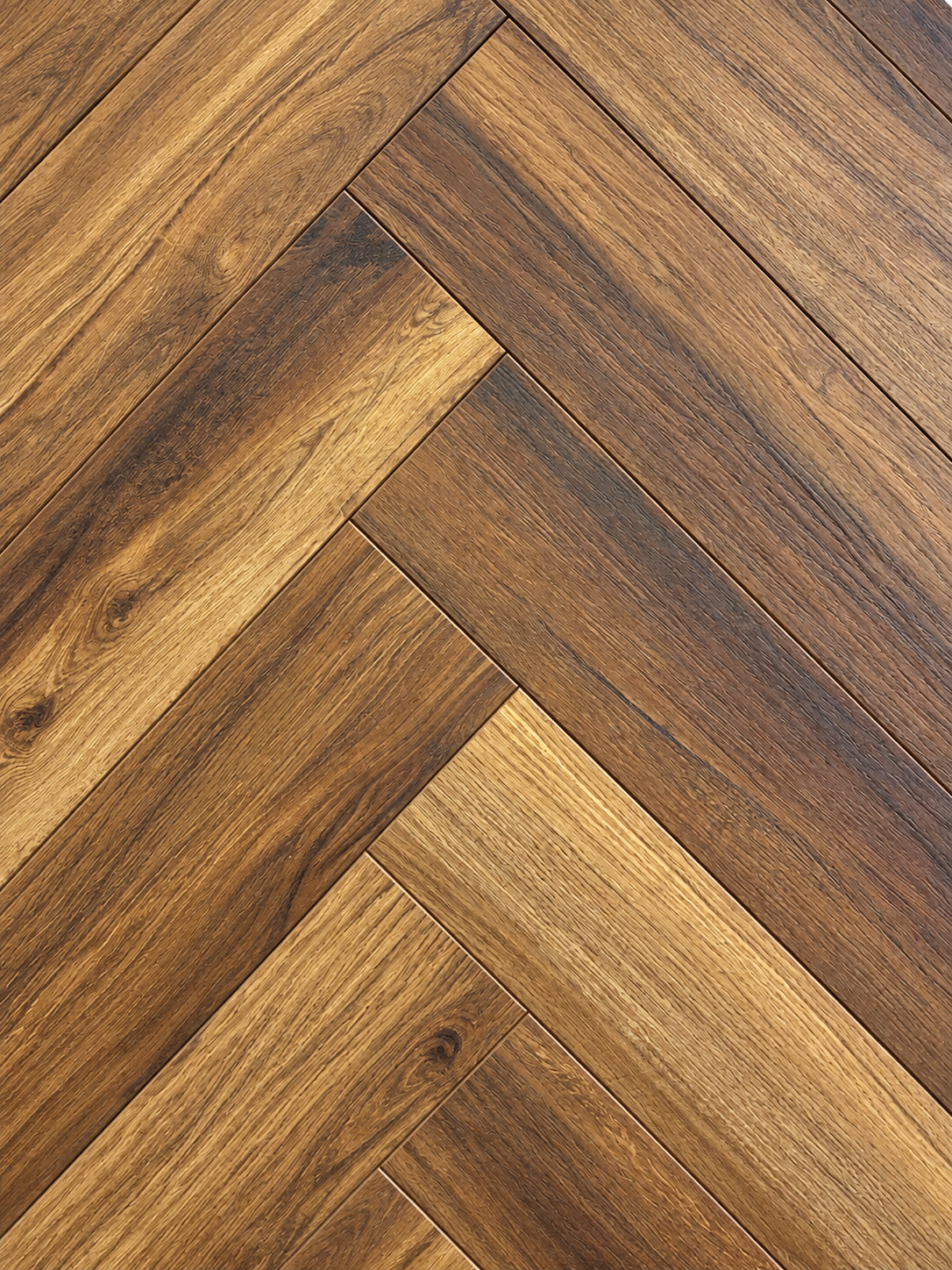 Buffalo | 12mm Laminate Herringbone